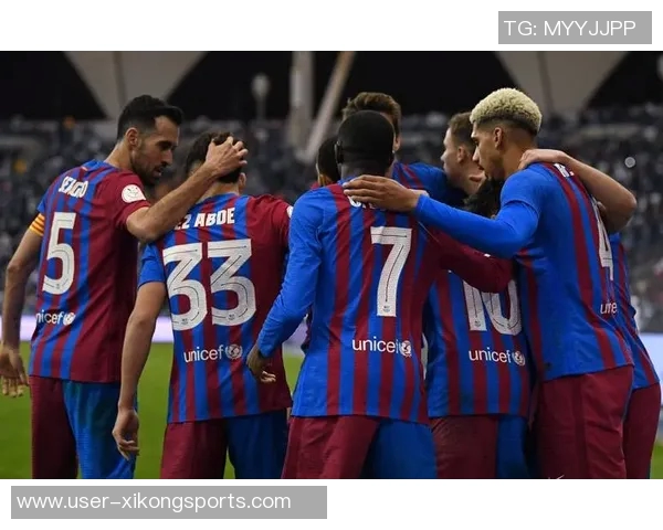 巴萨诺坎普周五公开训练门票热销已达12000张吸引众多球迷参与